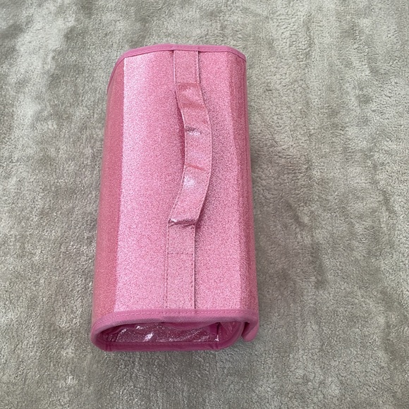 Tons of LOL dolls and carrying case - Picture 4 of 5